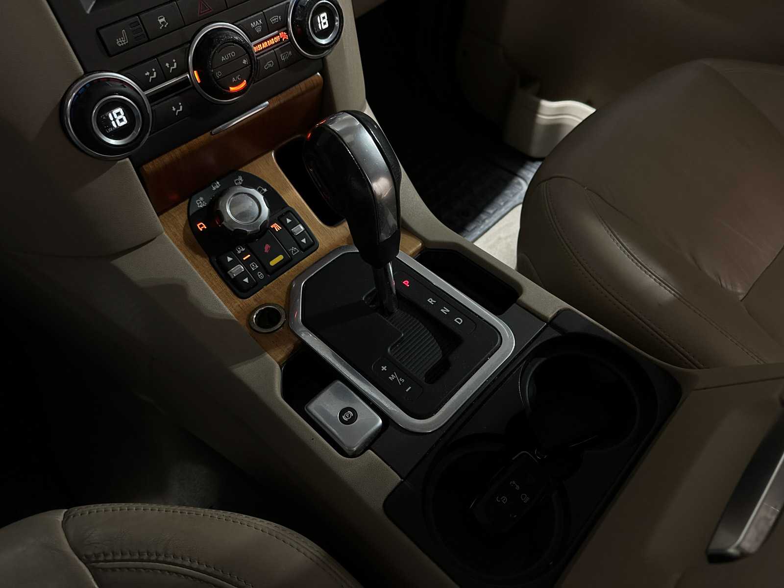 Land Rover Discovery 3.0 SDV6 HSE 245pk 2010 (Origineel-NL), 70-NKF-6