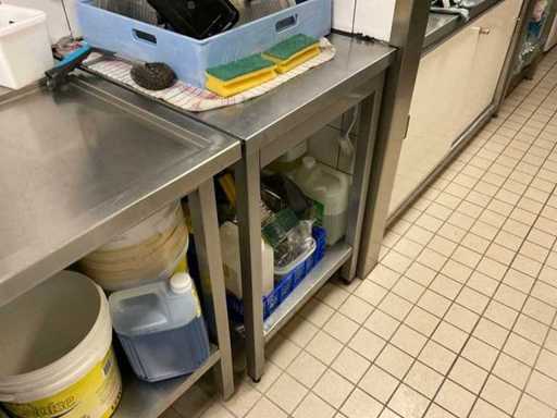 Edelstahl-Arbeitstisch