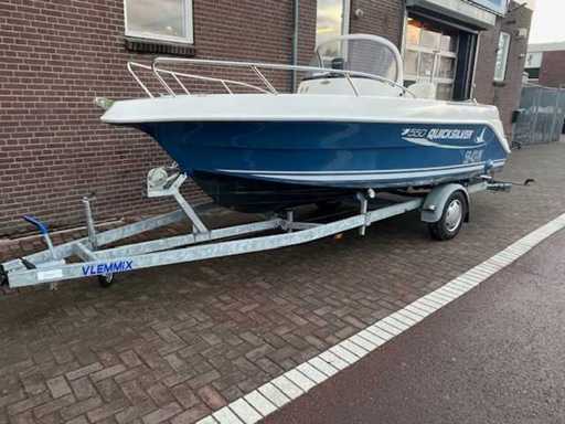 Boats including Console boats, Sloops, RIBS and Sportcruisers