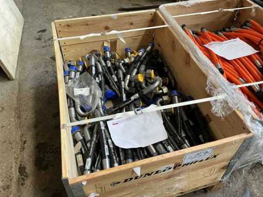 Pudełko paletowe z wężami hydraulicznymi HYDRA POWERTECH