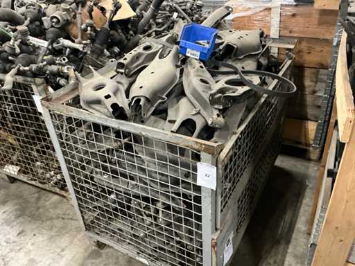 Batch of Mercedes-Benz auto parts