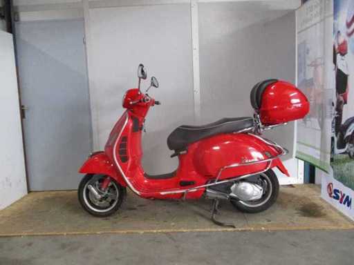 Vespa GTS - Scooter - 125ie Super - Moto