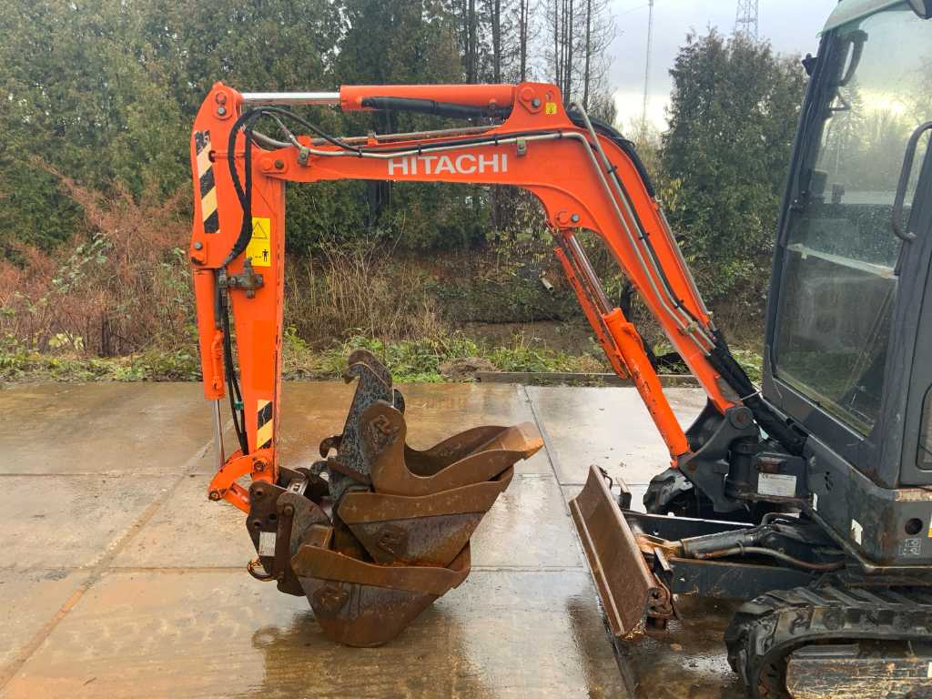 2013 Hitachi ZX18-3 CLR Mini Excavator | Troostwijk Auctions