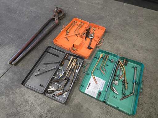 Oxy-fuel cutting installation