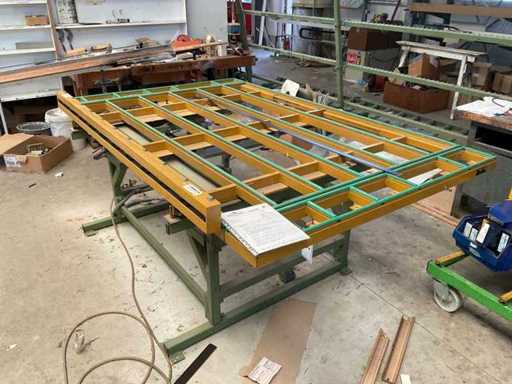 1996 URBAN STH 2500 Swivel Table
