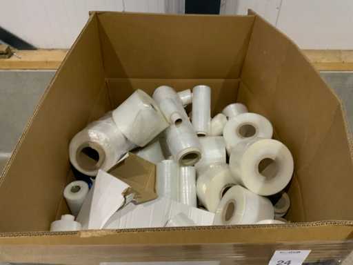 Doos gevuld met wikkelfolie