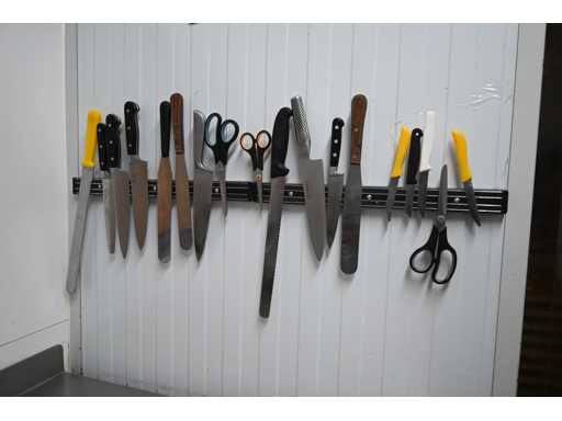 Sabatier Gold / Global / KochSysteme Patisserie knife set including magnetic strip