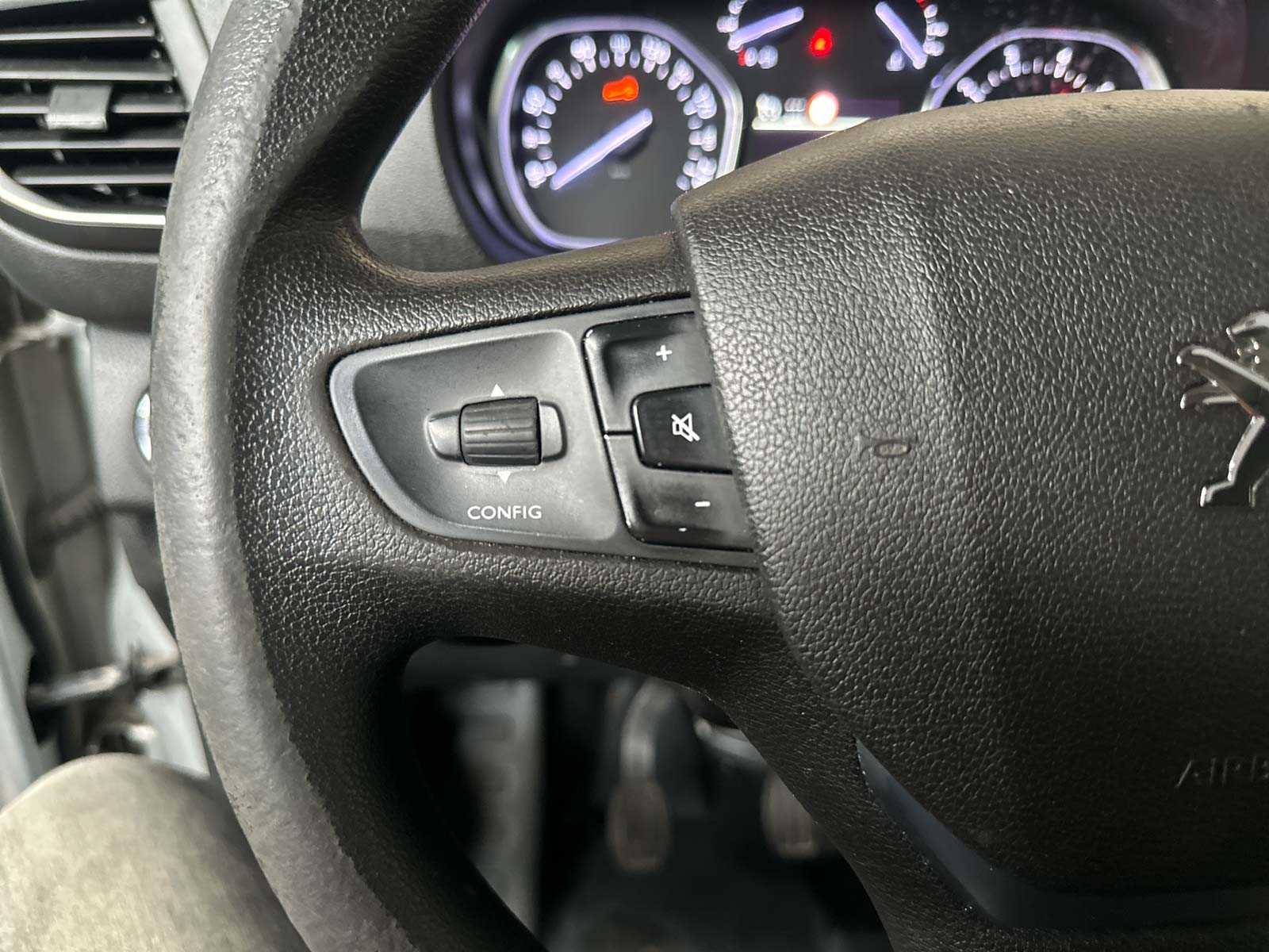 Peugeot Expert Traveller 1.5 9-Sitzer 120 PS 2019