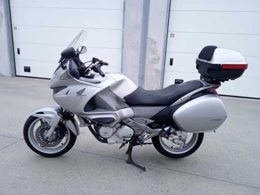 honda - NT700 - Motorfiets