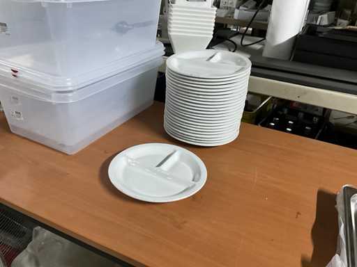 Lilien 3-compartment plates (24x)