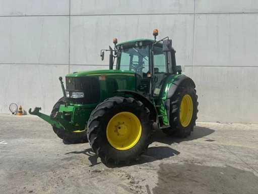 John Deere - 6820 - 4-Wheel Drive Tractor - 2001