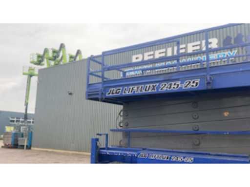 140f85ee-8f17-4d42-936e-e6ea6f985527.mp4