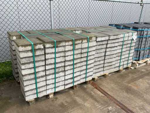 Concrete tile (220x)