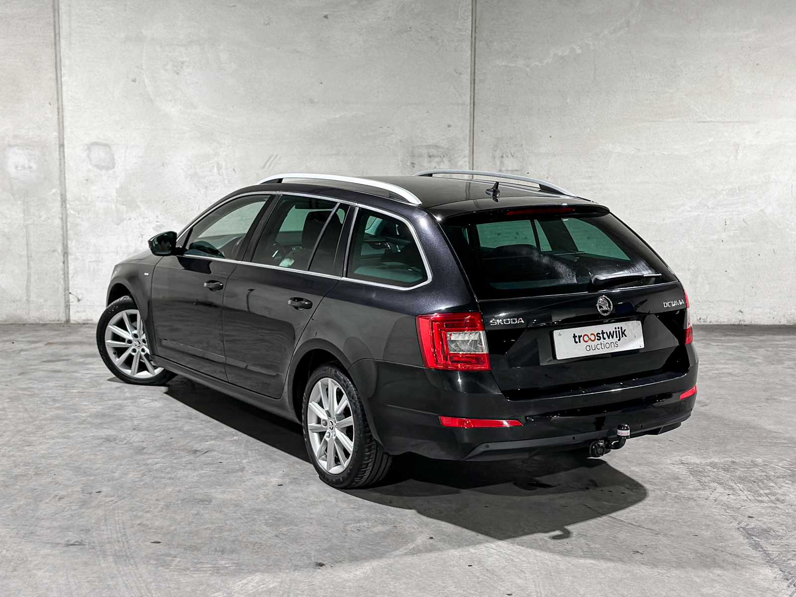 Skoda Octavia Combi 1.6 TDI Greentech JOY Business 110hp 2016, JX-809-G