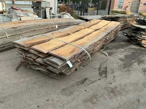 Lot de planches de tronc d’arbre scié