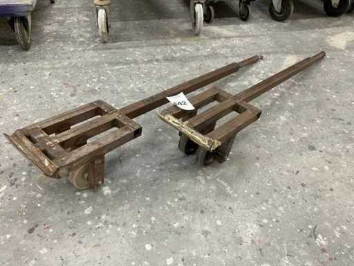 Hand truck (2x)