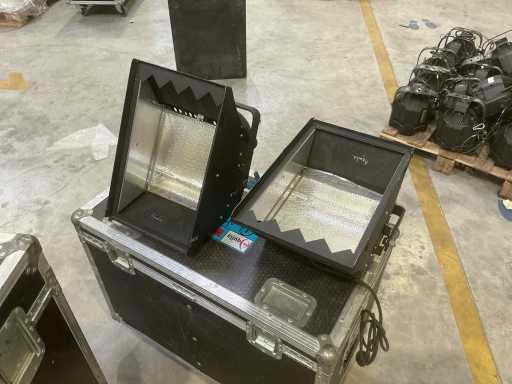 Setul ADB ACP 1001 de 2 proiectoare