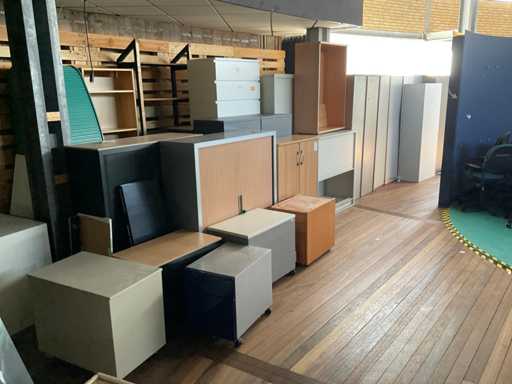 Batch of filing cabinets and drawer units