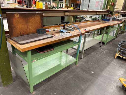   Lots of workbenches