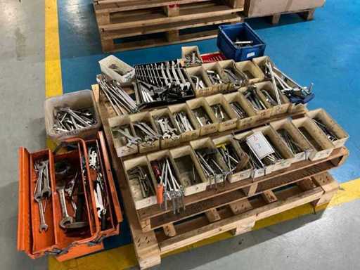 Tools: wrenches-hex and various