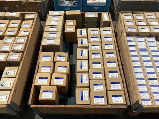 Fuchs M12 Bolzen (3700x)