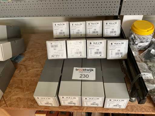 12 Schachteln mit Steckern