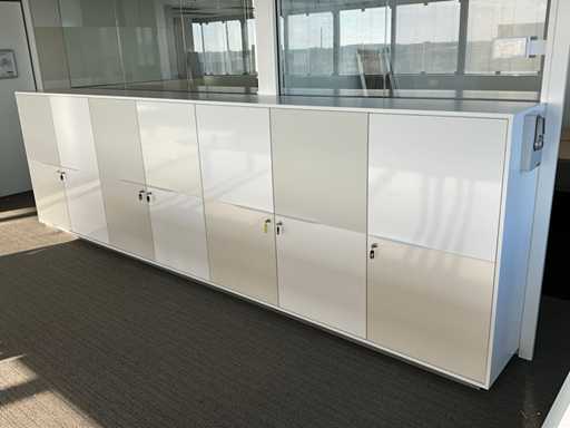 Innenbau-Schließschrank – 560x135x45 cm 