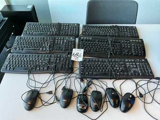 Logitech Keyboards (6x)