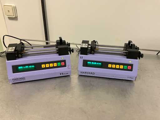 HARVARD APPARATUS 11 PLUS Infusionspumpe (2x)