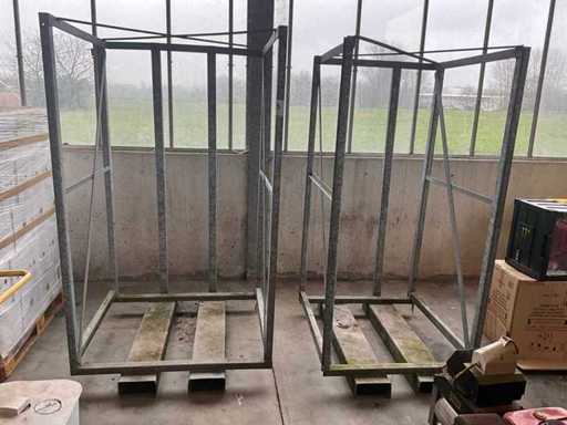 Diverse metalen bokken/stapelrekken (2x)