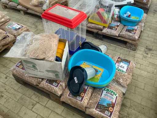 Stock of various accessories for animals