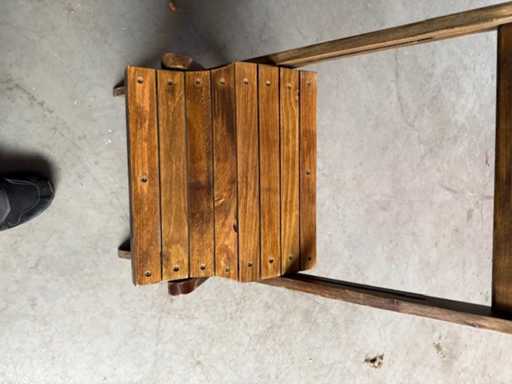 20 houten klapstoelen