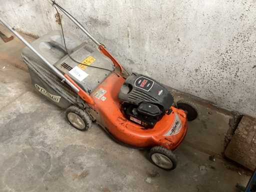 BRIGGS STRATTON 550 Motorized Lawn Mower