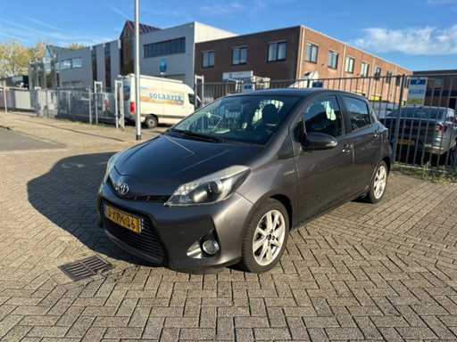 Toyota - 2014 - Yaris - Automatik - 1.5 Hybrid Dynamic - PKW