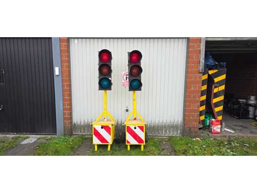 2x Traffic light