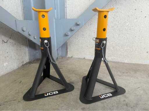 JCB axle stands