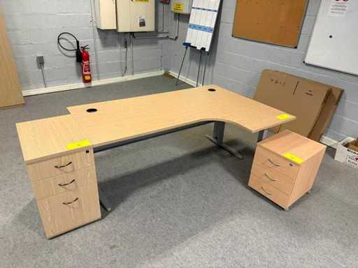 Set van 1 bureau + 2 voetstukken met drie laden