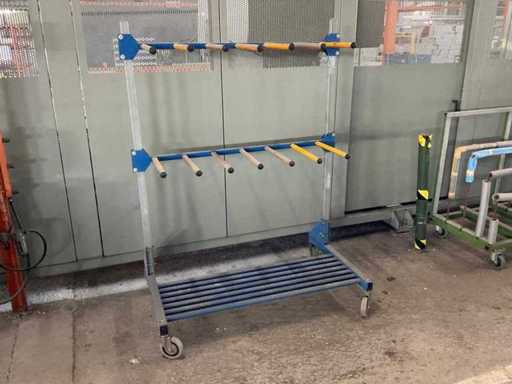 Tramvai de transport cu profil