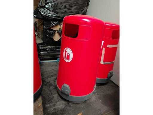 Bidoni dei rifiuti (3 volte)