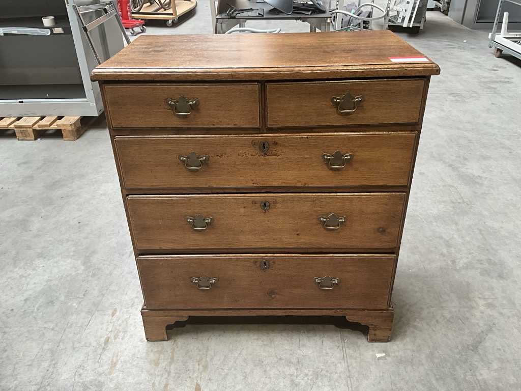 Vintage chest of drawers + chair