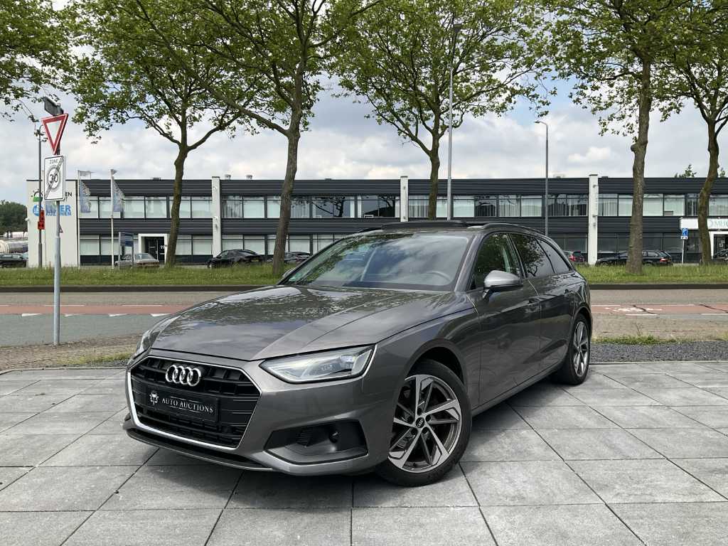 Audi A4 Avant 35 TFSI Panoramadak Bang & Olufsen Stoelverwarming Navi Trekhaak Virtual Cockpit