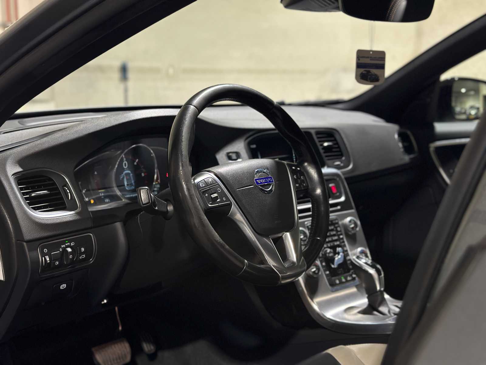 Volvo V60 Cross Country 2.0 D4 Summum 191hp 2015, HF-783-B