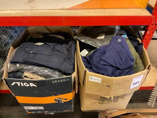 Fête de divers vêtements de travail