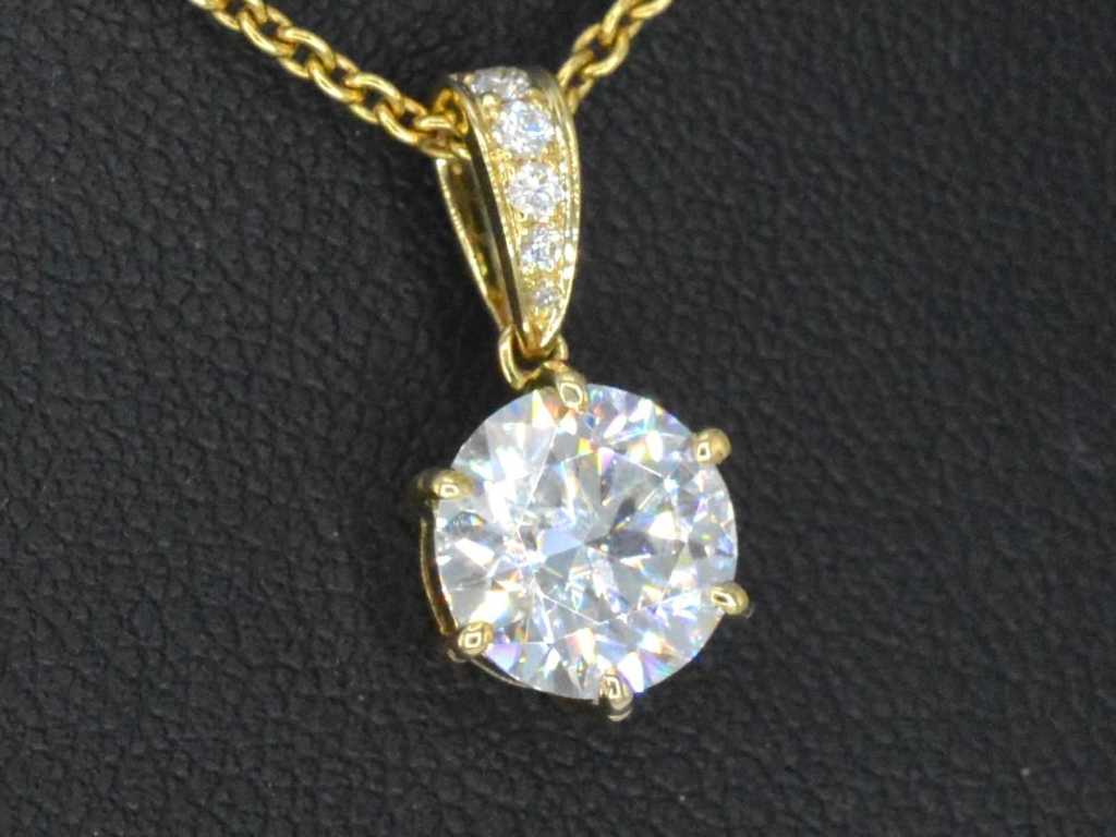 Gouden solitaire hanger met een diamant van 2.00 carat