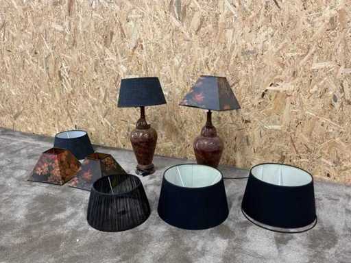 Lampade da tavolo con vari paralumi