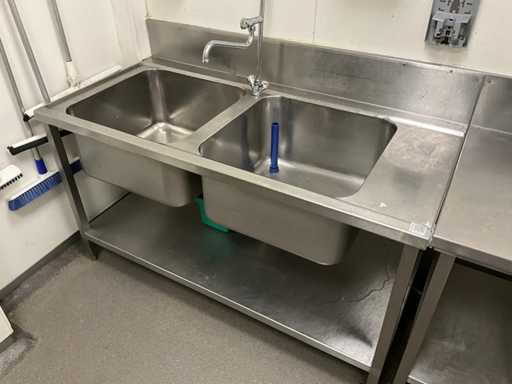 Doppio lavandino in acciaio inox con doccetta a filo