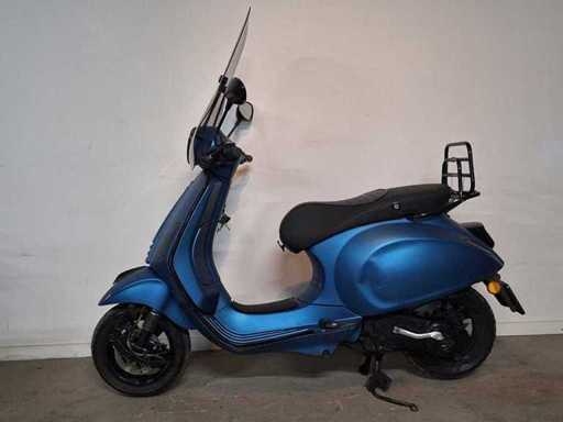 Piaggio Vespa Primavera 25 km moped 4 timpi