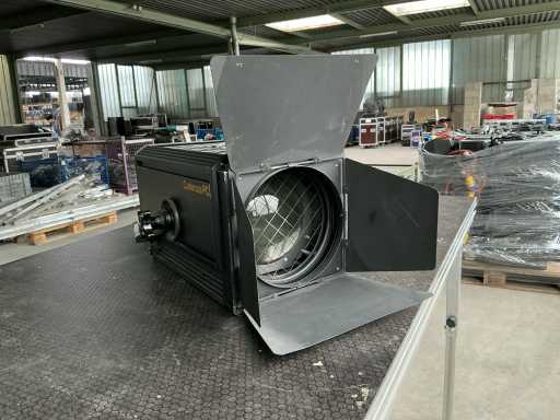 Rank Beach Cadenca PC Par Spotlight (6x)