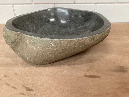 DIFFERNZ-Versenkung Lombok Riverstone Naturstein