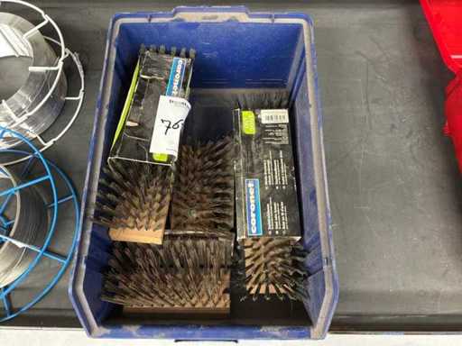 Coronet Steel Wire Broom (4x)
